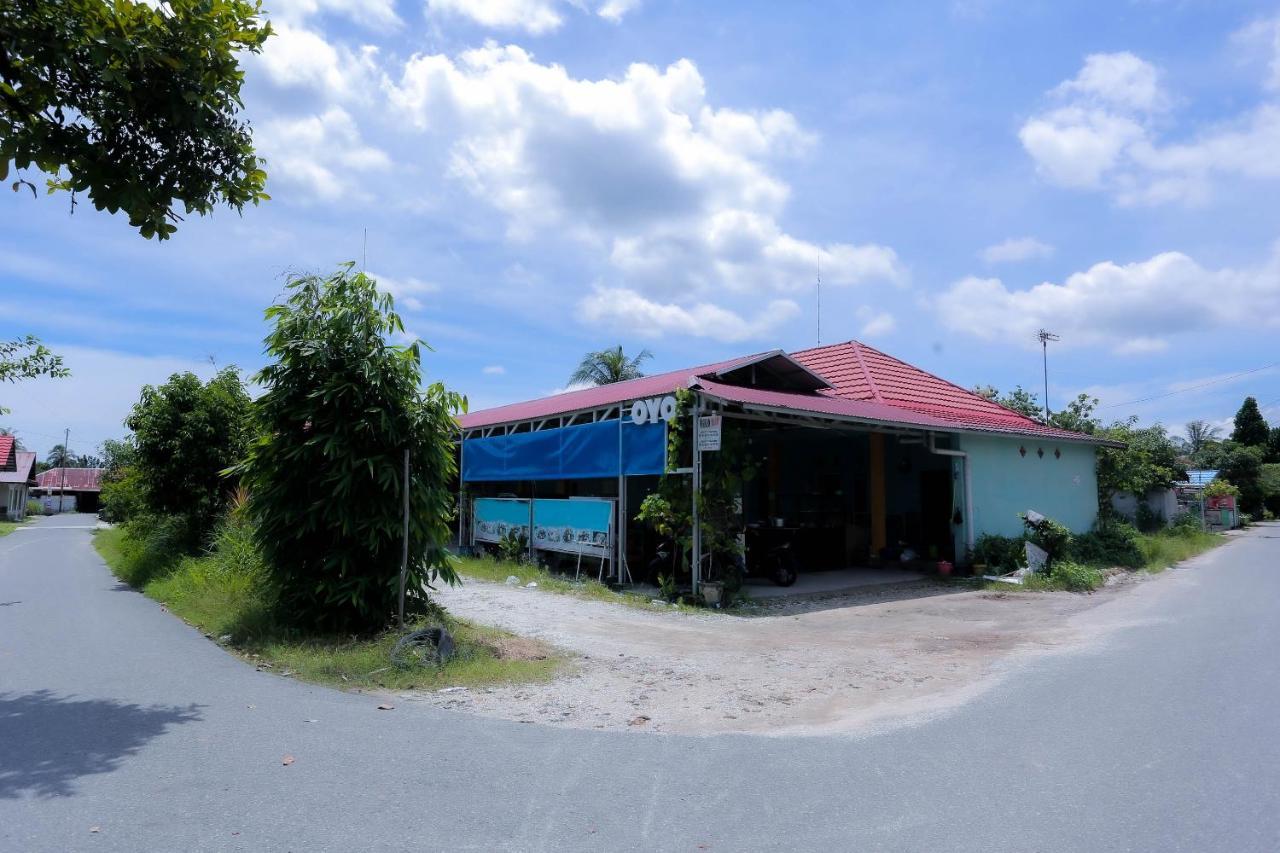 Oyo 2692 Penginapan Mba Ros Banjarbaru Eksteriør billede
